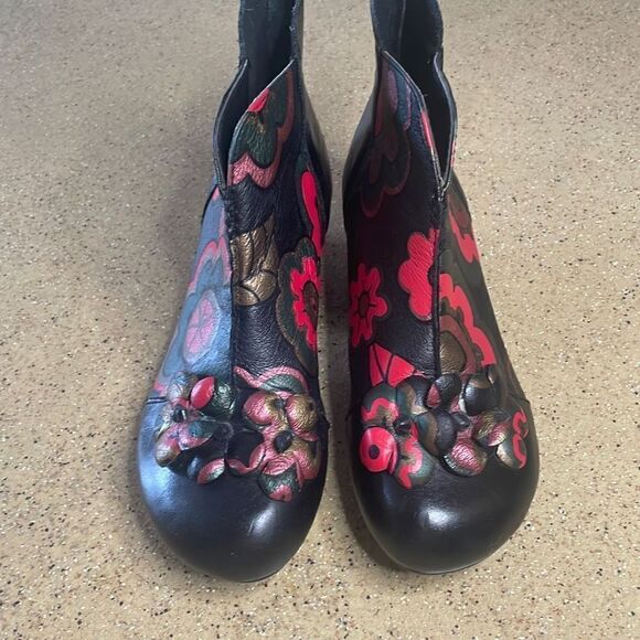 CHK10 Footwear Hand-painted 3D Floral Leather Boots sz 40 - Picture 5 of 10
